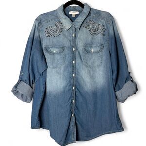 Studded Embellished 100% Cotton Light Wash Denim Shirt size 1X Coastal Cowgirl